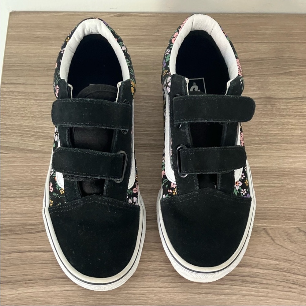Vans Kids Black Sneakers with Floral Design - Picture 2 of 4